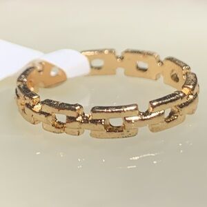 NWT Gold Tone Chain Style Fashion Ring Size 7